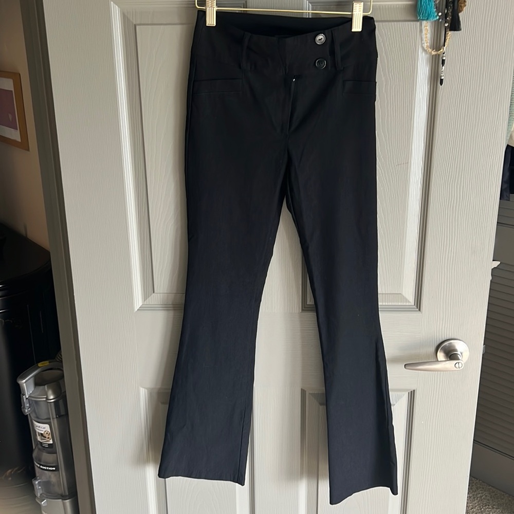 Black cropped size 3 kind of dressy pant